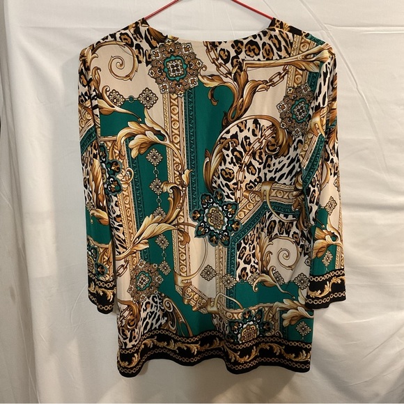 JM Collection Green Beige & Tan V -Neck Top - Picture 2 of 5